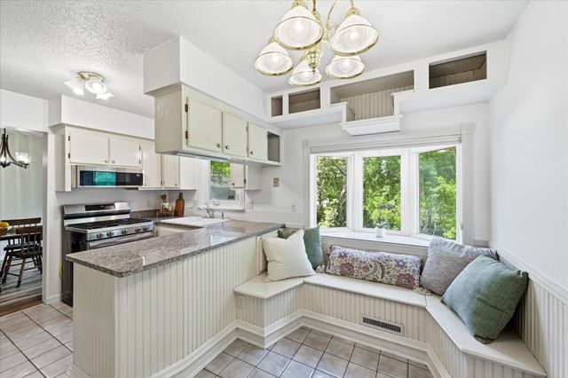 6433 Cavell Avenue N, Brooklyn Park, MN 55428