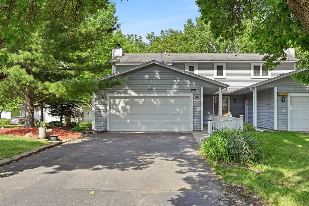6433 Cavell Avenue N, Brooklyn Park, MN 55428