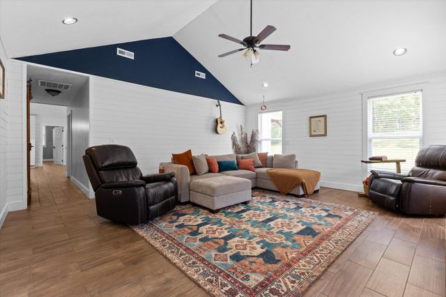 600 Edgeman Road, Ringgold, GA 30736