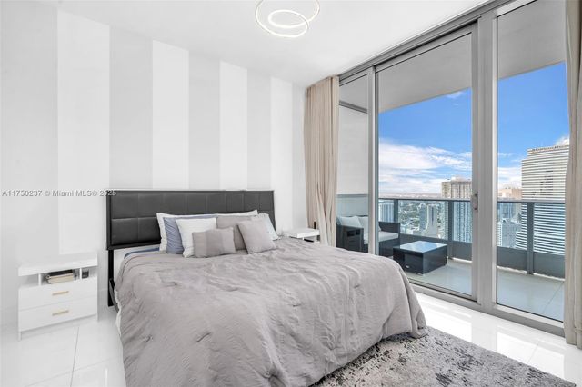 200 Biscayne Boulevard Way 4910, Miami, FL 33131