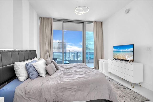 200 Biscayne Boulevard Way 4910, Miami, FL 33131