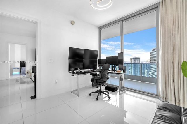200 Biscayne Boulevard Way 4910, Miami, FL 33131