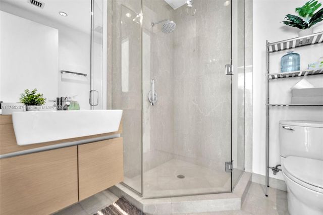 200 Biscayne Boulevard Way 4910, Miami, FL 33131