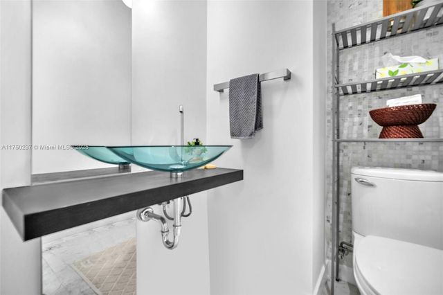 200 Biscayne Boulevard Way 4910, Miami, FL 33131