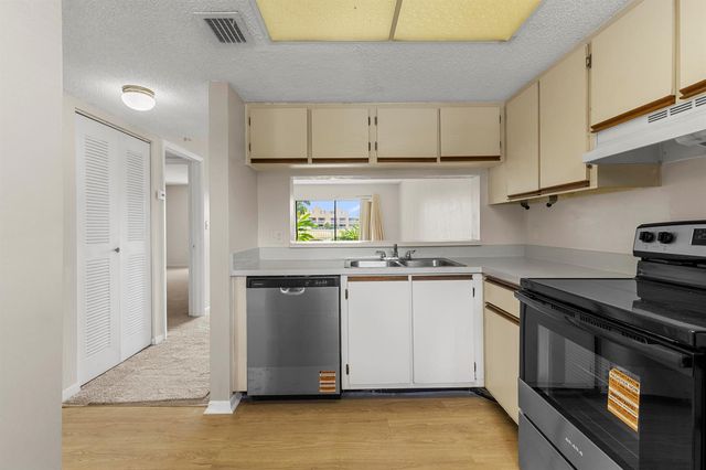 5200 NW 31ST Avenue 143, Fort Lauderdale, FL 33309