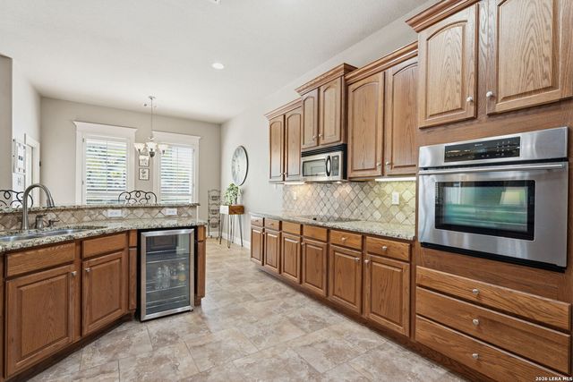 144 Hidden Forest, La Vernia, TX 78121