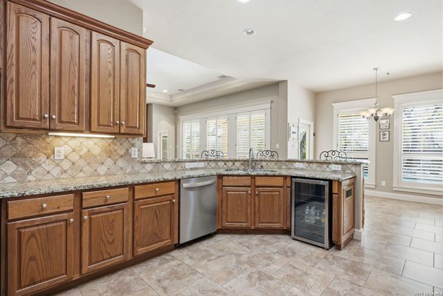 144 Hidden Forest, La Vernia, TX 78121