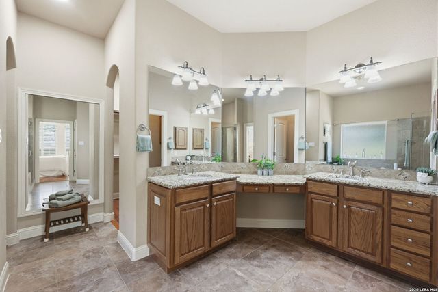 144 Hidden Forest, La Vernia, TX 78121