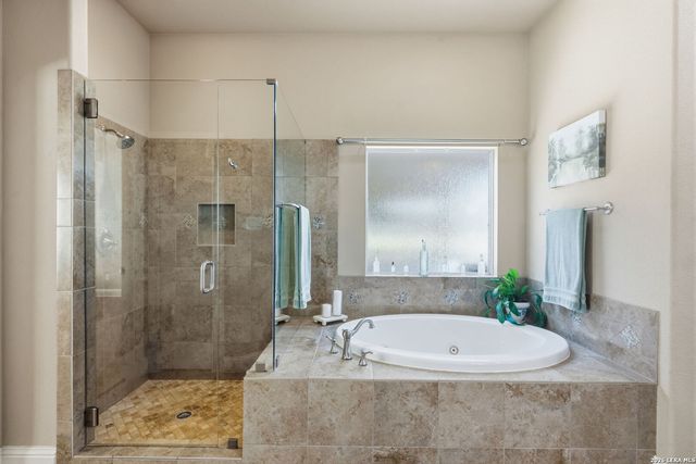 144 Hidden Forest, La Vernia, TX 78121