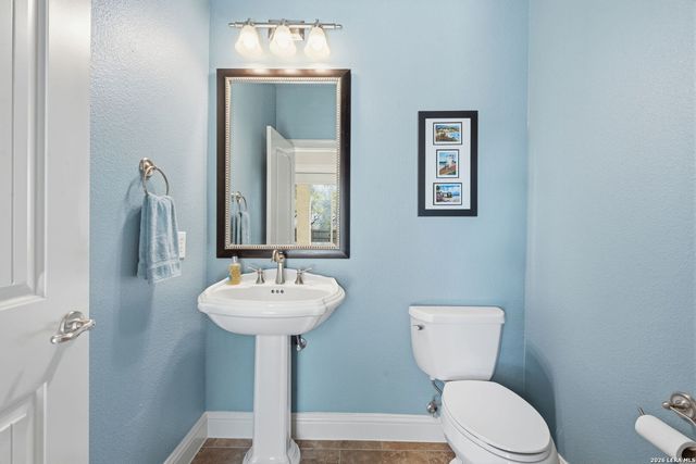 144 Hidden Forest, La Vernia, TX 78121