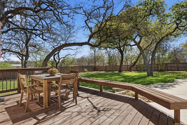 144 Hidden Forest, La Vernia, TX 78121