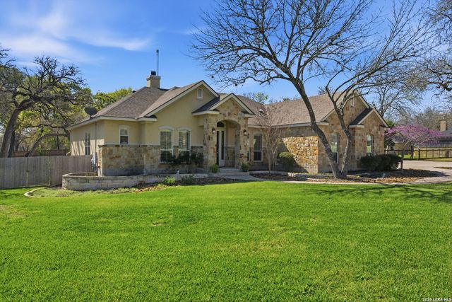 144 Hidden Forest, La Vernia, TX 78121