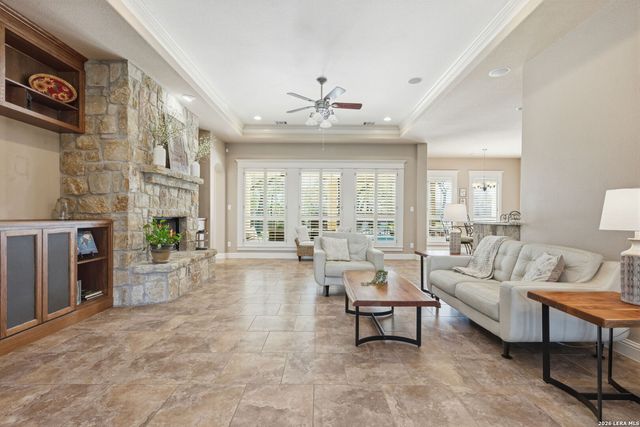 144 Hidden Forest, La Vernia, TX 78121