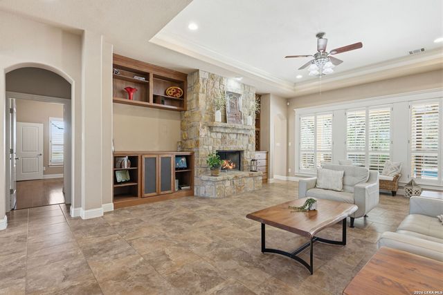 144 Hidden Forest, La Vernia, TX 78121