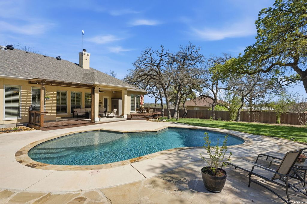 144 Hidden Forest, La Vernia, TX 78121