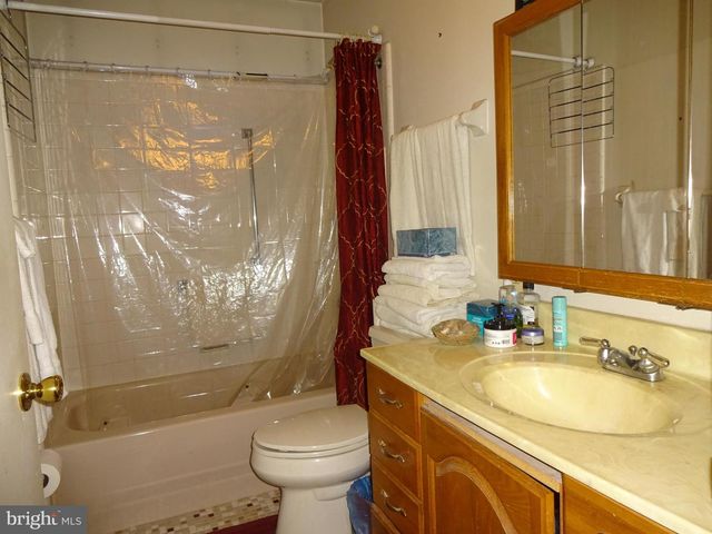 2 FARRINGTON CT, Southampton, NJ 08088