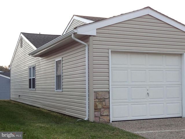 2 FARRINGTON CT, Southampton, NJ 08088