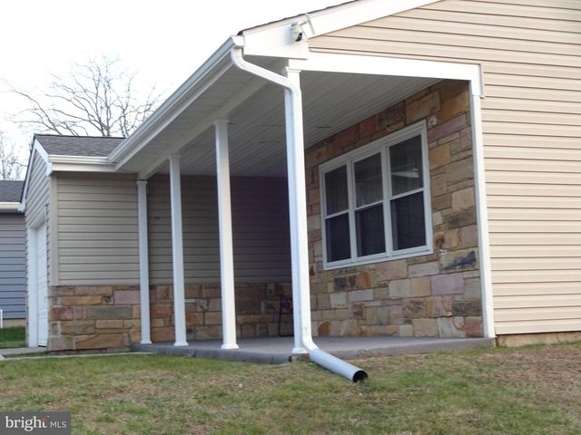 2 FARRINGTON CT, Southampton, NJ 08088