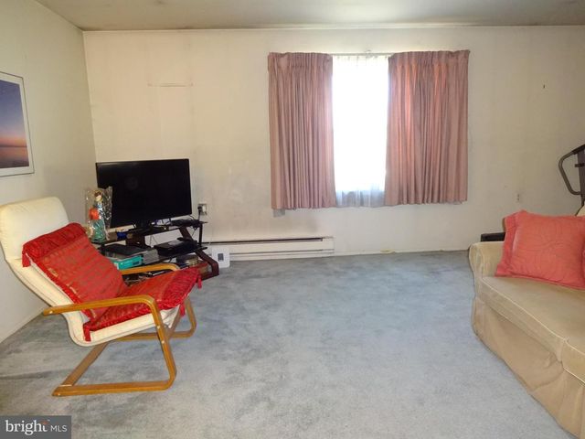 2 FARRINGTON CT, Southampton, NJ 08088