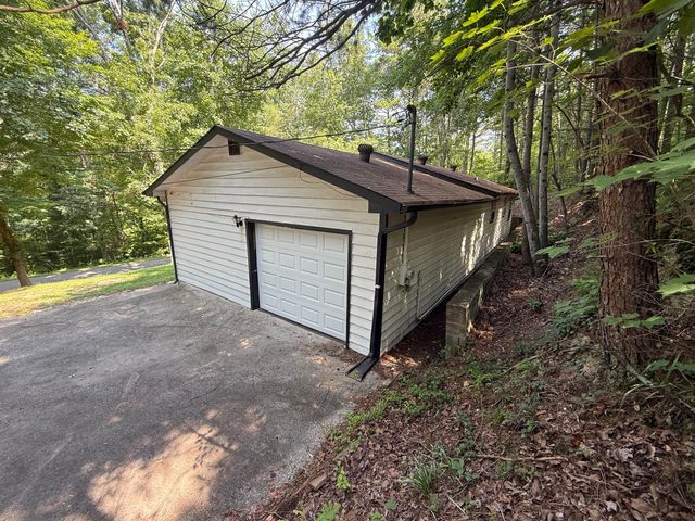 675 Mill Wee Hollow Road, Rossville, GA 30741