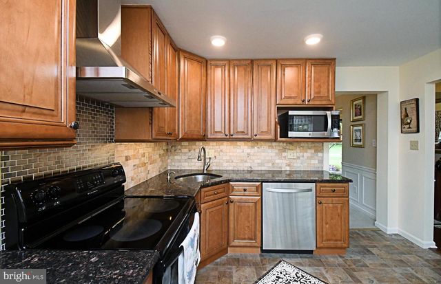 116 ROSEWOOD DR, Lansdale, PA 19446