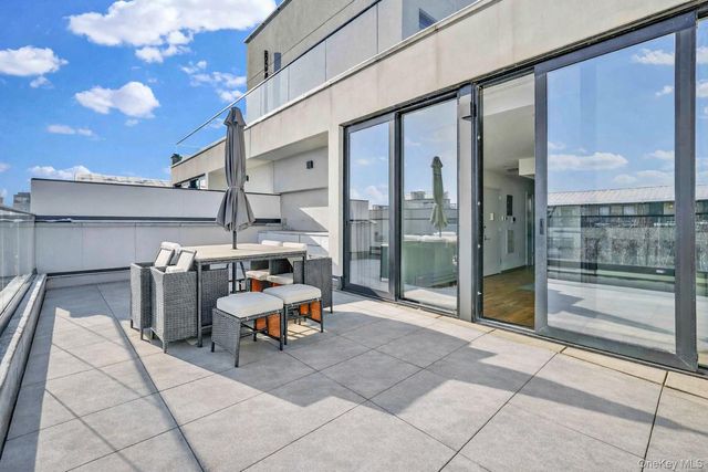 18 Monitor Street, Brooklyn, NY 11222