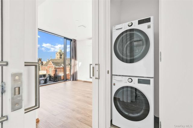 18 Monitor Street, Brooklyn, NY 11222