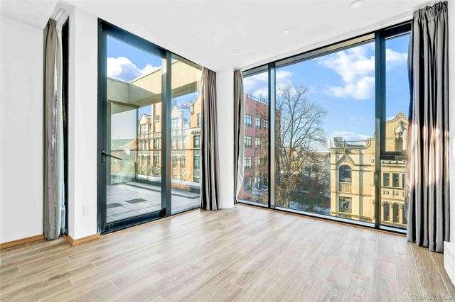 18 Monitor Street, Brooklyn, NY 11222