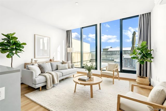 18 Monitor Street, Brooklyn, NY 11222