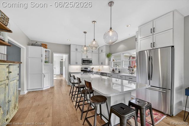 918 Gray Fox Court, Howell, MI 48843