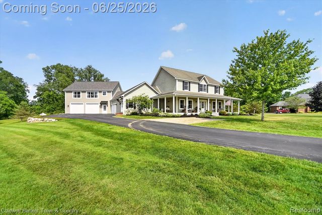 918 Gray Fox Court, Howell, MI 48843