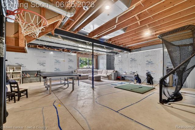 918 Gray Fox Court, Howell, MI 48843