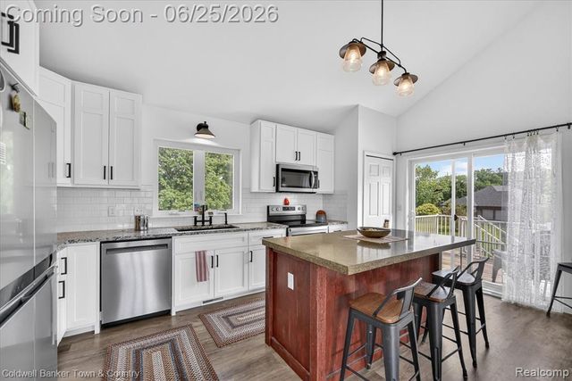 918 Gray Fox Court, Howell, MI 48843