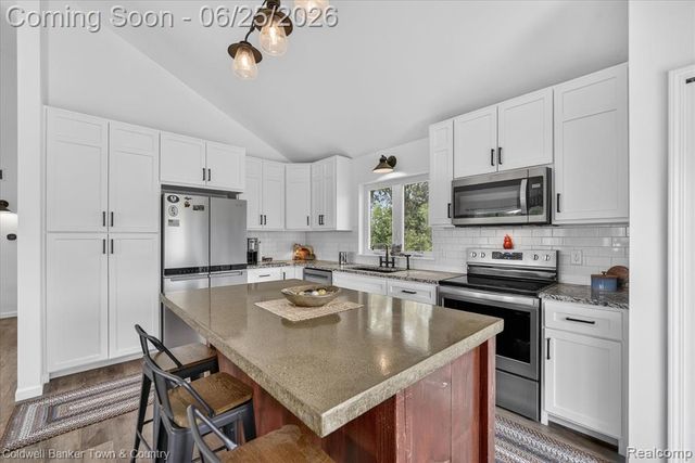 918 Gray Fox Court, Howell, MI 48843
