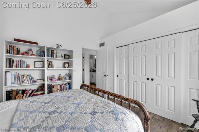 918 Gray Fox Court, Howell, MI 48843