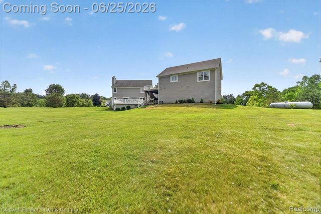 918 Gray Fox Court, Howell, MI 48843