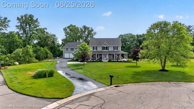 918 Gray Fox Court, Howell, MI 48843