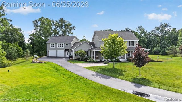 918 Gray Fox Court, Howell, MI 48843