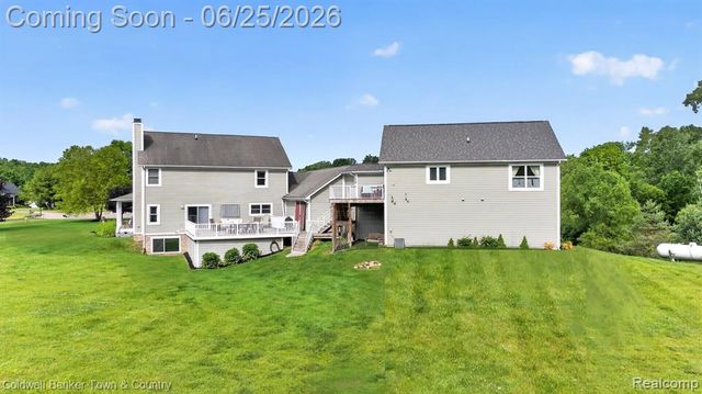 918 Gray Fox Court, Howell, MI 48843