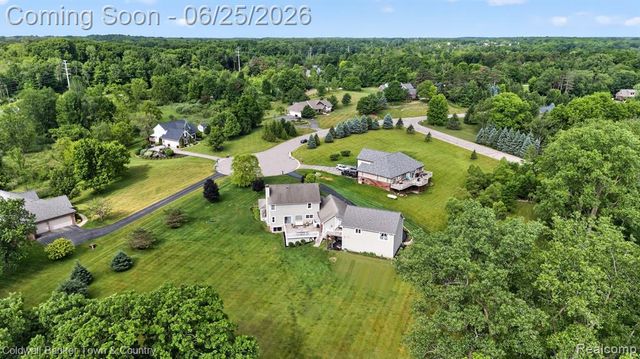 918 Gray Fox Court, Howell, MI 48843