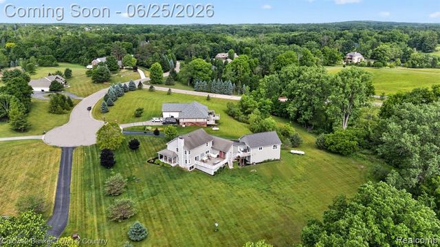 918 Gray Fox Court, Howell, MI 48843