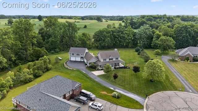 918 Gray Fox Court, Howell, MI 48843