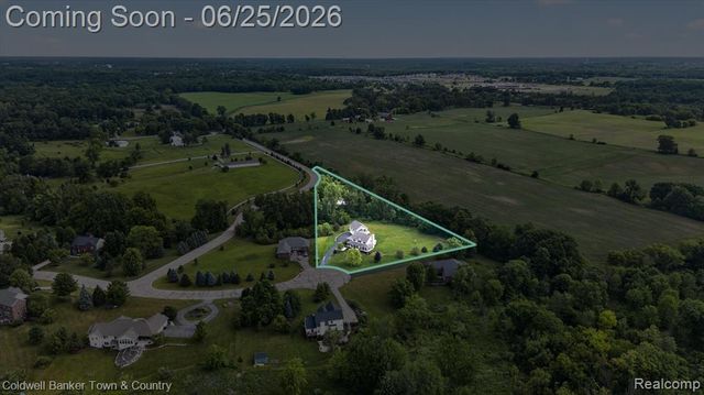 918 Gray Fox Court, Howell, MI 48843