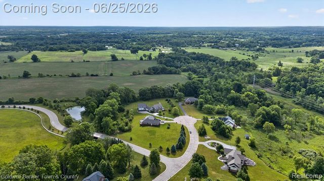 918 Gray Fox Court, Howell, MI 48843