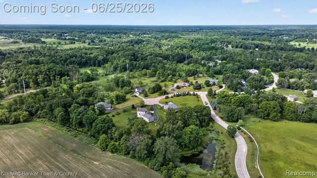 918 Gray Fox Court, Howell, MI 48843