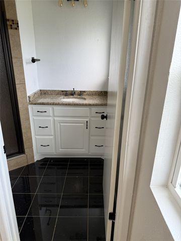 6355 Hanger Park Drive, Forest Hill, TX 76119