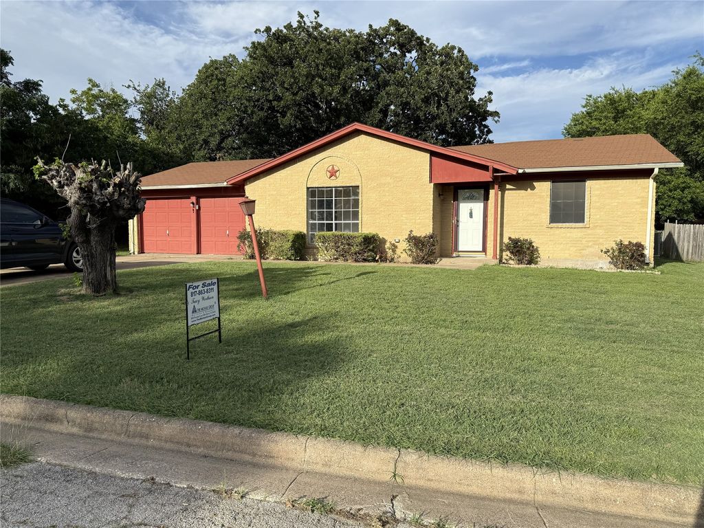6355 Hanger Park Drive, Forest Hill, TX 76119