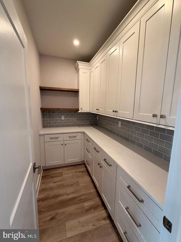 4 W SUMNER AVE, Long Beach Township, NJ 08008