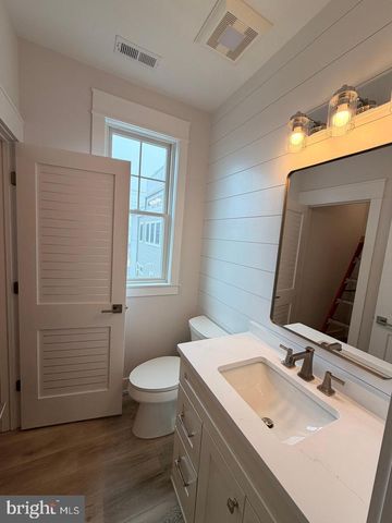4 W SUMNER AVE, Long Beach Township, NJ 08008