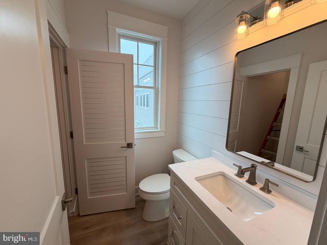 4 W SUMNER AVE, Long Beach Township, NJ 08008
